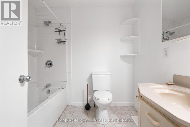 29090581/8-head-street/lancaster/south-glengarry/ontario/K0C1N0_20