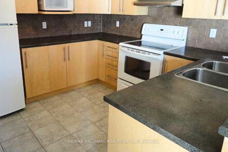 29057577/235-ridgepark-private/meadowlandscrestview/ottawa/ontario/K2G1H1_4