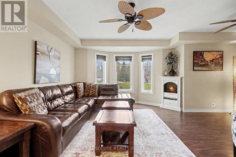 29631799/400-santa-anna-lane/stittsville-north/ottawa/ontario/K2S0M1_7