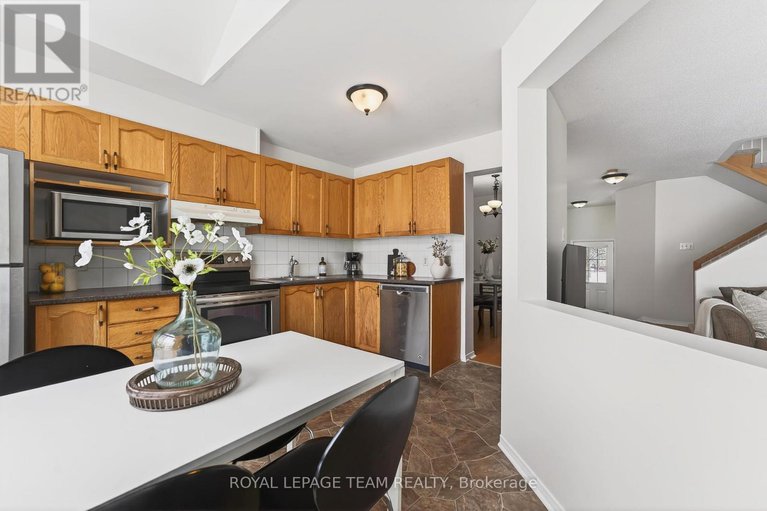 29305837/37-flowertree-crescent/emerald-meadowstrailwest/ottawa/ontario/K2M2R8_20