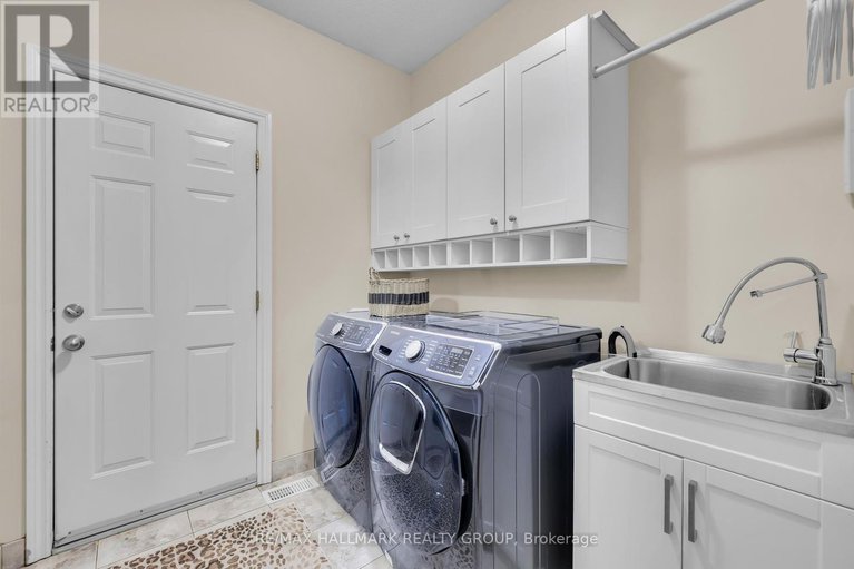 29354071/10-friendly-crescent/stittsville-south/ottawa/ontario/K2S2B6_18