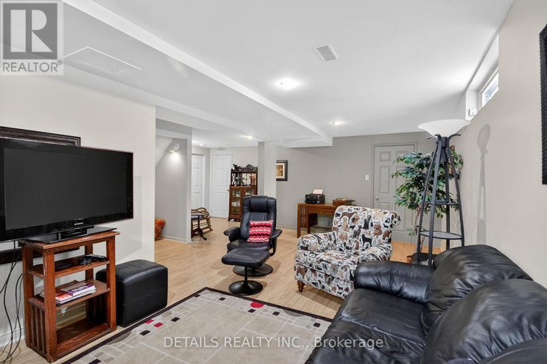 29410733/6105-lariviere-crescent/orleans-village/ottawa/ontario/K1W1C6_38