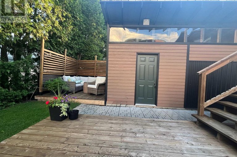 29640571/154-queen-mary-street/overbrookcastle-heights/ottawa/ontario/K1K1X5_40