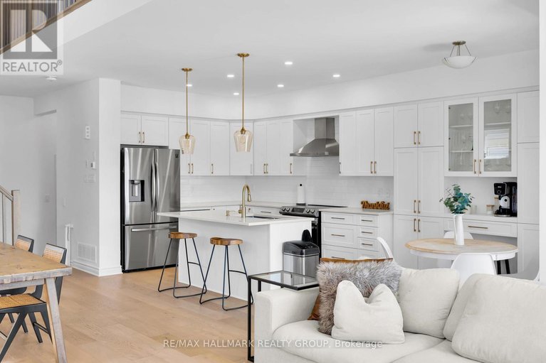 29635213/112-crevasse-road/mer-bleuebradley-estatesanderson-park/ottawa/ontario/K1W0P9_11