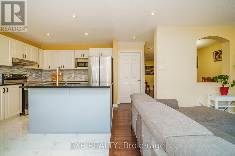 28257579/426-pillett-street/strandherd/ottawa/ontario/K2J5S3_12