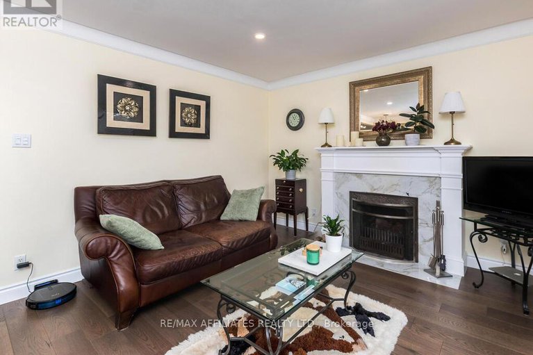 28591498/1941-haig-drive/elmvale-acres/ottawa/ontario/K1G2J9_5
