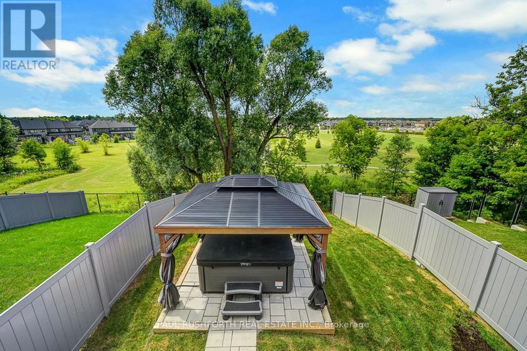 28592646/568-knotridge-street/mer-bleuebradley-estatesanderson-park/ottawa/ontario/K1W0M2_27