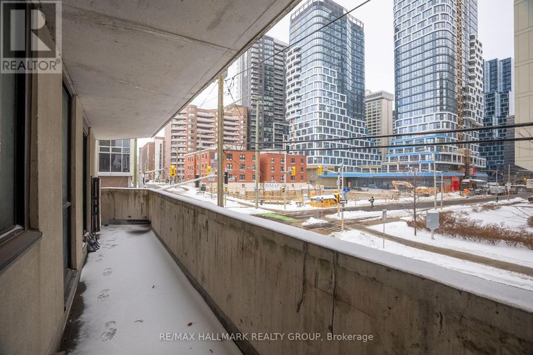 28552733/202-200-bay-street/ottawa-centre/ottawa/ontario/K1R7W8_19