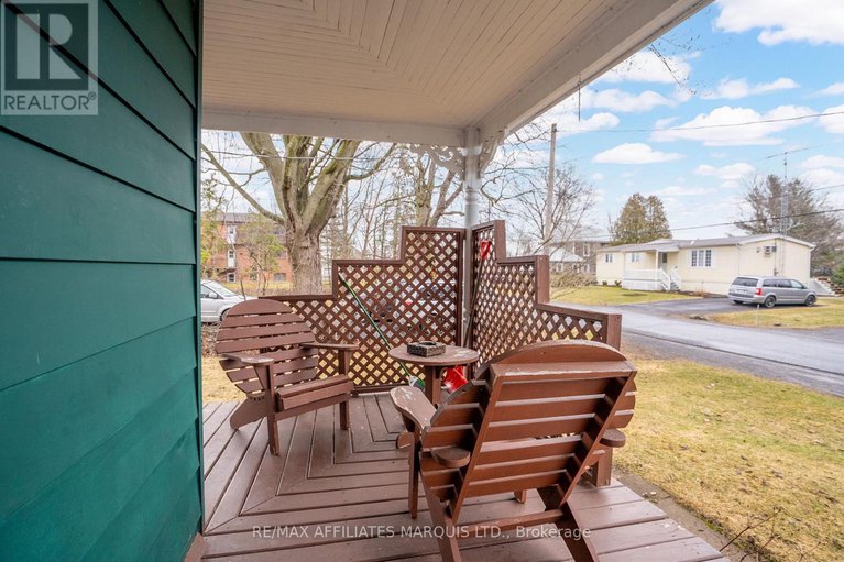 28164009/7-spruce-street/lancaster/south-glengarry/ontario/K0C1N0_29