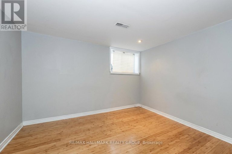 29437077/2223-halifax-drive/elmvale-acresurbandale/ottawa/ontario/K1G2W4_38