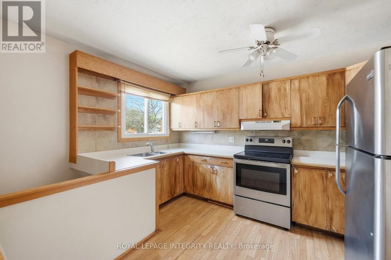 29652351/754-cummings-avenue/castle-heightsrideau-high/ottawa/ontario/K1K2L1_14