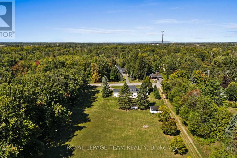 28889906/1640-century-road-e/manotick-south-to-roger-stevens/ottawa/ontario/K0A2E0_46