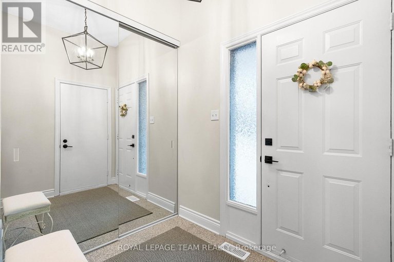 29425119/1925-windwood-place/chapel-hill/ottawa/ontario/K1C7K7_3