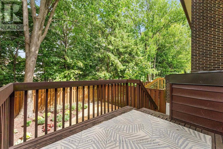 28816941/33-83-glen-park-drive/blackburn-hamlet-south/ottawa/ontario/K1B3Z1_33