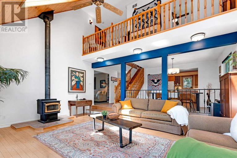 28457440/399-hardwood-ridge/lanark-highlands-dalhousie-twp/lanark-highlands/ontario/K0G1K0_22