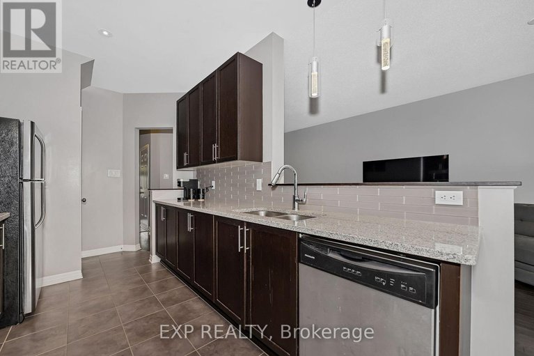 28867908/503-knotridge-street-n/mer-bleuebradley-estatesanderson-park/ottawa/ontario/K1W0A8_13