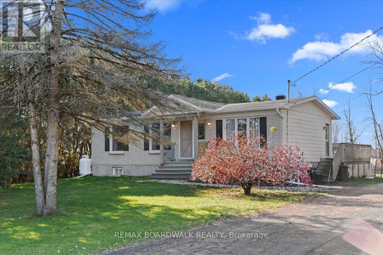 29209804/2462-dunning-road/cumberland-west/ottawa/ontario/K0A3E0_1