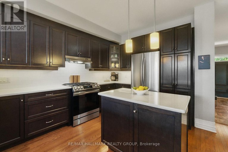 28645082/32-mccooeye-lane/stittsville-central/ottawa/ontario/K2S1B9_25