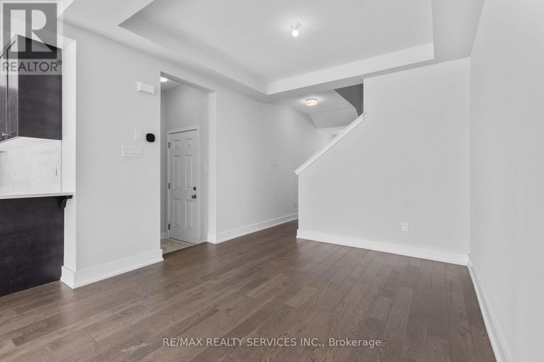 29447721/724-rouncey-road/emerald-meadowstrailwest/ottawa/ontario/K2S1B6_16