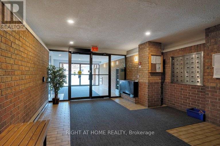 28485628/204-316-savard-avenue/vanier/ottawa/ontario/K1L7S2_3