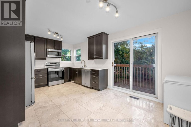 28982502/1-marielle-court/fairfield-heights/ottawa/ontario/K2B8P3_10