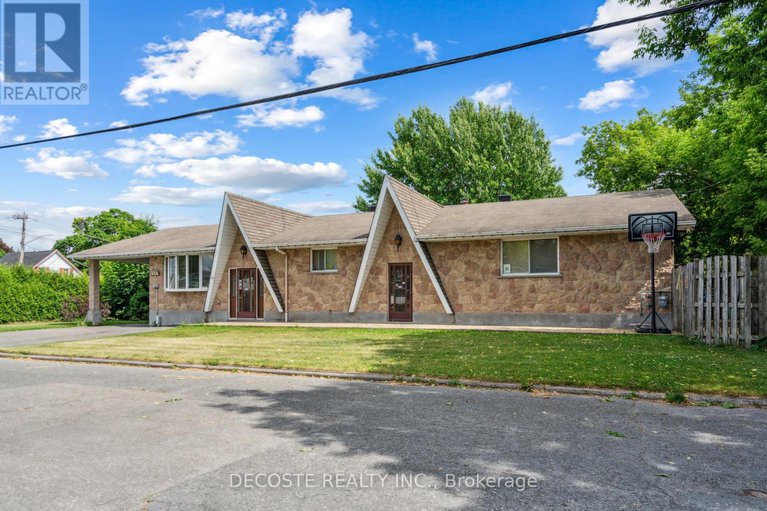 28517069/114-st-george-street-w/alexandria/north-glengarry/ontario/K0C1A0_3