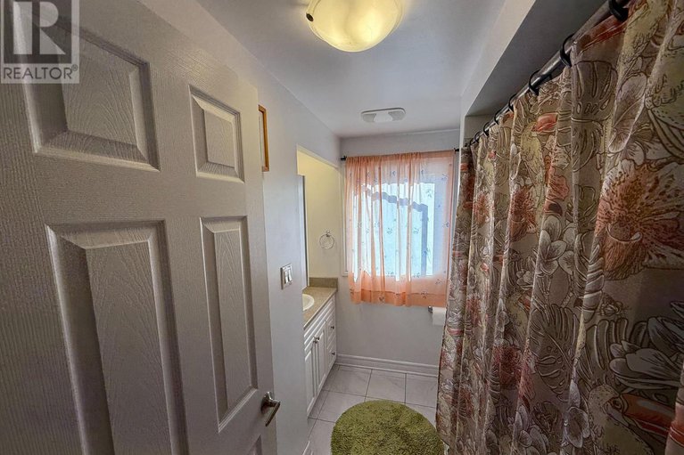 28764213/295-pintail-terrace/chatelaine-village/ottawa/ontario/K1E1Z9_25
