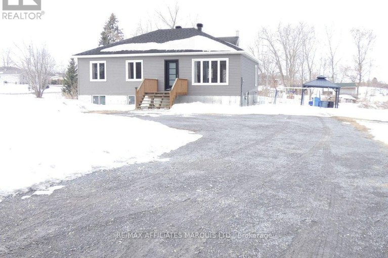 29444541/6769-st-polycarp-street/moose-creek/north-stormont/ontario/K0C1W0_7