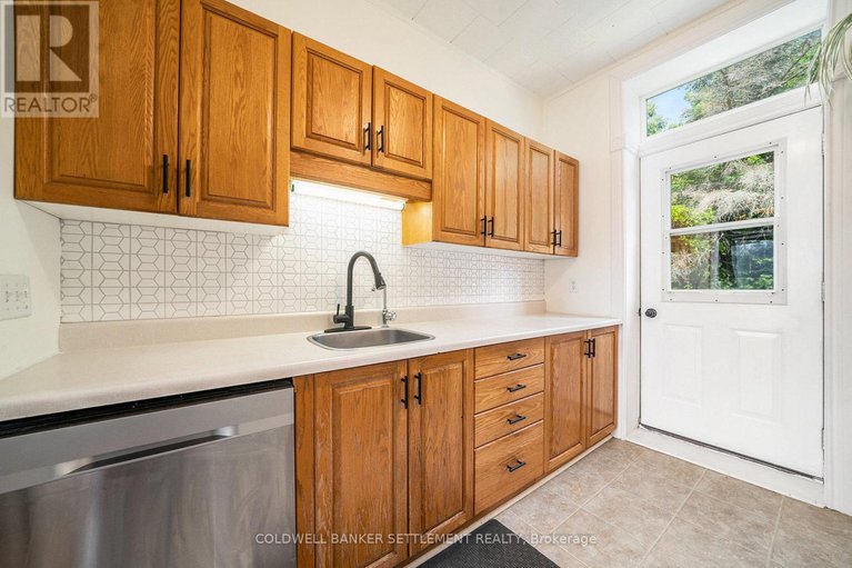 28932612/3215-drummond-con-8a-concession/drummond-n-elmsley-drummond-twp/drummondnorth-elmsley/ontario/K0G1A0_8