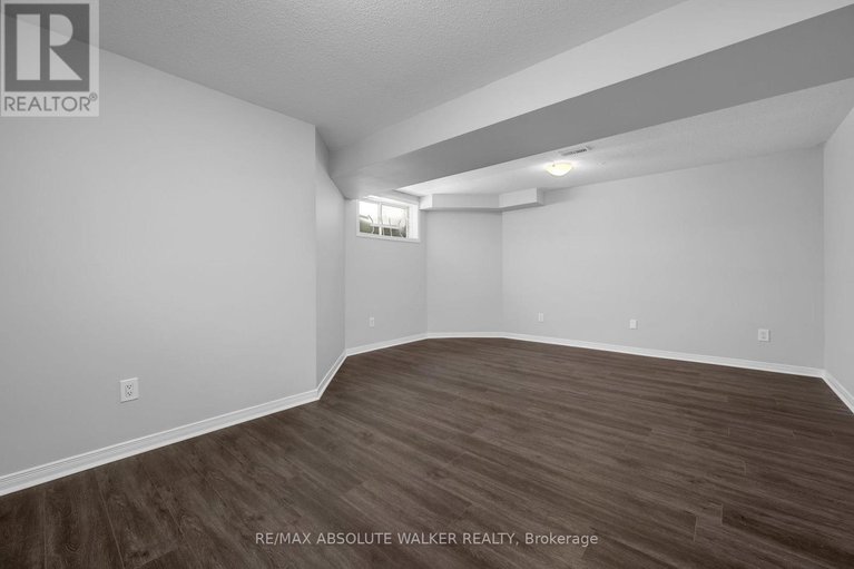 29392519/2351-glandriel-crescent/springridgeeast-village/ottawa/ontario/K4A4S8_44