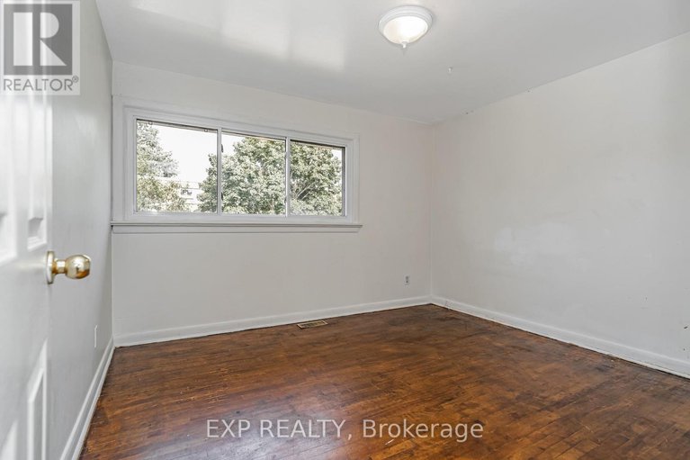 29055191/646-borthwick-avenue/castle-heightsrideau-high/ottawa/ontario/K1K2L9_17