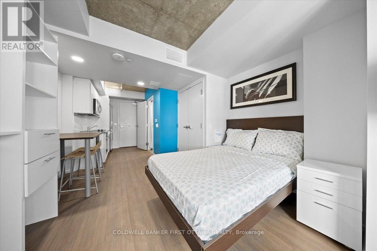 29441462/2308-105-champagne-avenue-s/west-centre-town/ottawa/ontario/K1S4P3_14