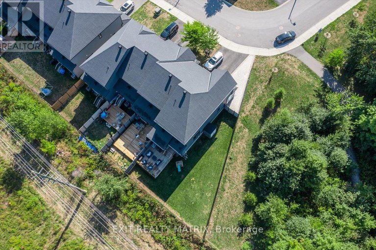 29118512/641-putney-crescent/stittsville-south/ottawa/ontario/K2S2N7_41