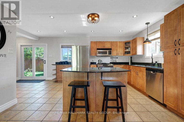28915575/3243-southgate-road/south-keys/ottawa/ontario/K1V7Y2_2