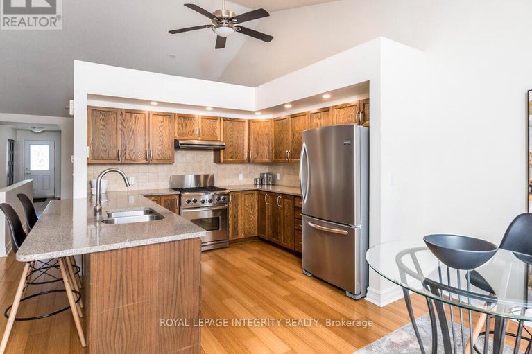 29305023/223-willow-creek-circle/strandherd/ottawa/ontario/K2G7B1_15