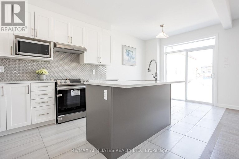 29025238/850-cappamore-drive/half-moon-bay/ottawa/ontario/K2C3H2_12