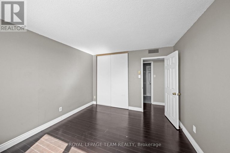 29689906/1705-199-kent-street/ottawa-centre/ottawa/ontario/K2P2K8_18