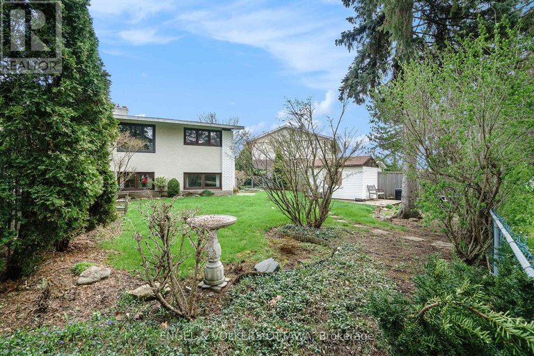 28290206/1805-applegrove-court/beacon-hill-south/ottawa/ontario/K1J6S4_35
