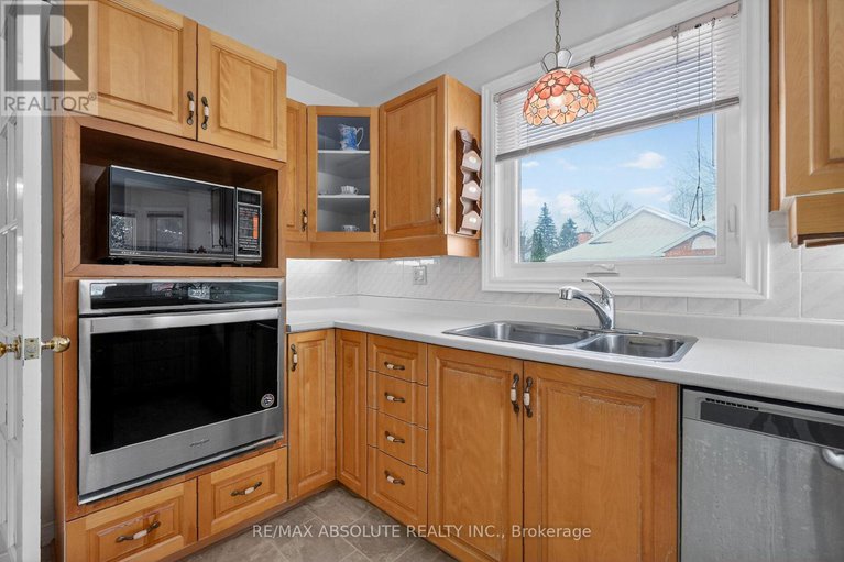 29344772/18-pine-needles-court/stittsville-central/ottawa/ontario/K2S1G5_14