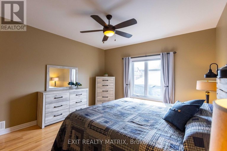 29600894/484-bruges-street/embrun/russell/ontario/K0A1W0_34