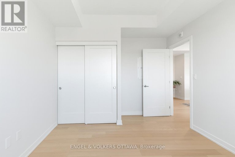 28607787/unit-308-570-de-mazenod-avenue/ottawa-east/ottawa/ontario/K1S5X2_18