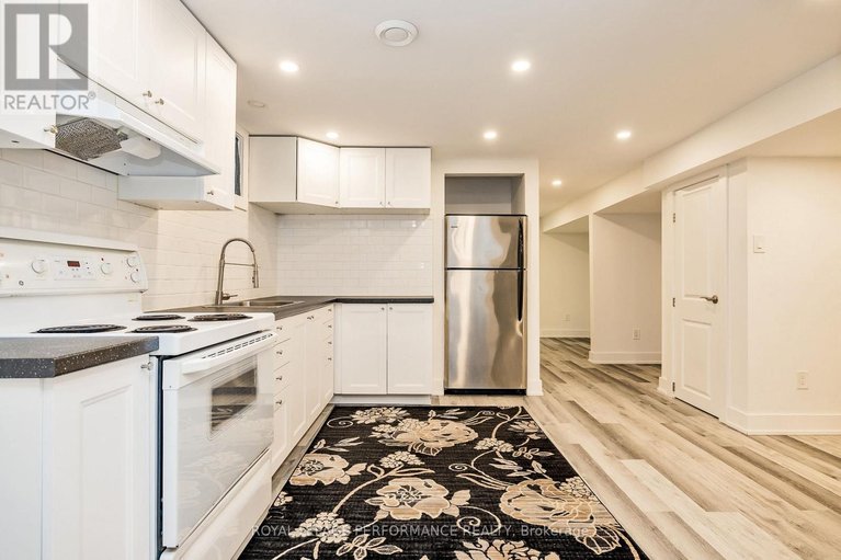 29628289/36-largo-crescent/meadowlandscrestview/ottawa/ontario/K2G3C7_24