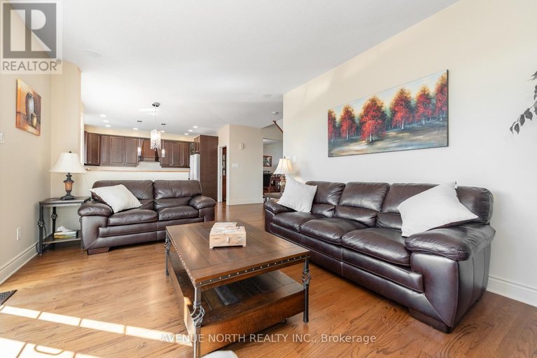 29611479/184-felicity-crescent/mer-bleuebradley-estatesanderson-park/ottawa/ontario/K1W0C2_20