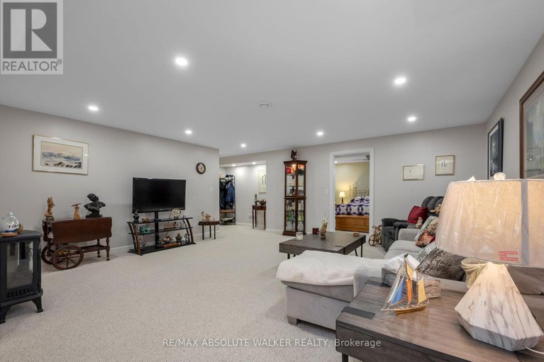 28513868/5-melva-avenue/blossom-parkkemp-parkfindlay-creek/ottawa/ontario/K1T3W9_34