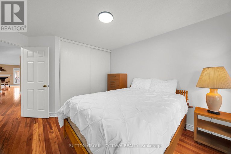 28892463/128-annapolis-circle/hunt-club/ottawa/ontario/K1V1Z3_26