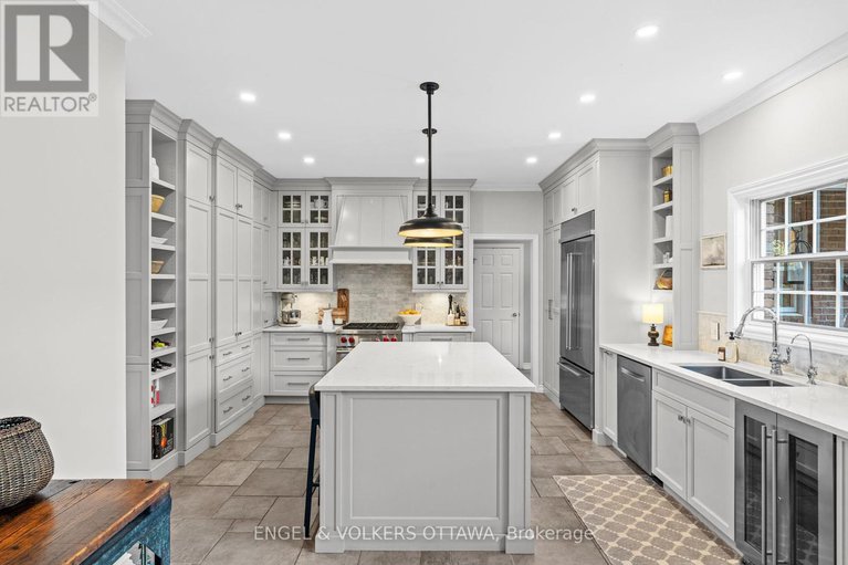 28790851/5557-pettapiece-crescent/manotick-village-manotick-estates/ottawa/ontario/K4M1C5_18