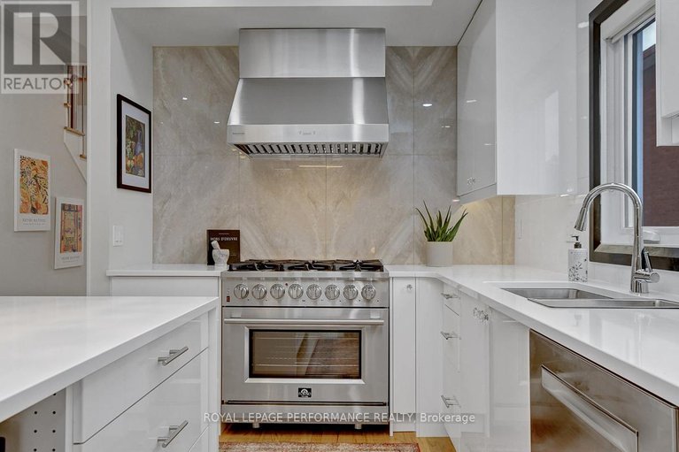 29629376/86-west-presland-road/overbrook/ottawa/ontario/K1K2C3_3