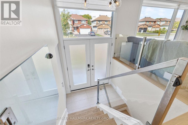28877197/2180-lenester-avenue/mckellar-heightsglabar-park/ottawa/ontario/K2A1L4_2