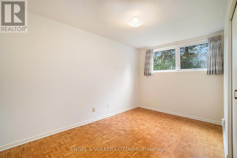 28290206/1805-applegrove-court/beacon-hill-south/ottawa/ontario/K1J6S4_26
