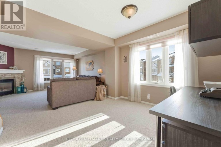 29461291/1660-locksley-lane/beaconwood/ottawa/ontario/K1J1B6_6